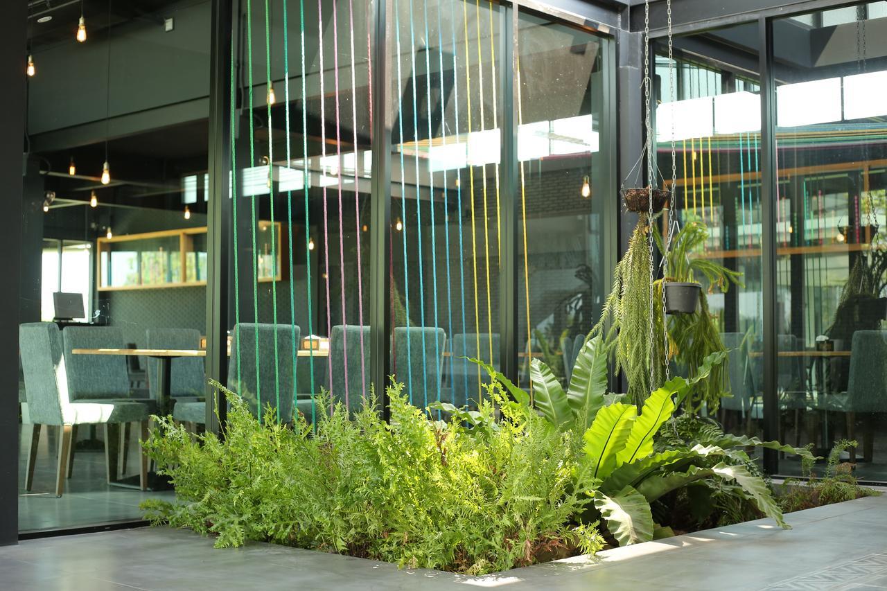 Navela Hotel & Convention Ratchaburi Экстерьер фото